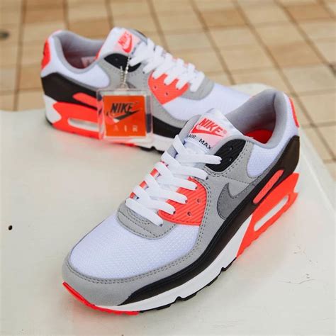 nike air max met verfspatten|Nike Air Max sneakers.